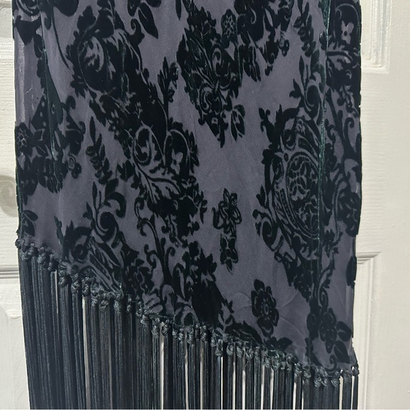 Tahari dress black and green velvet size unknown fits small - Picture 6 of 11